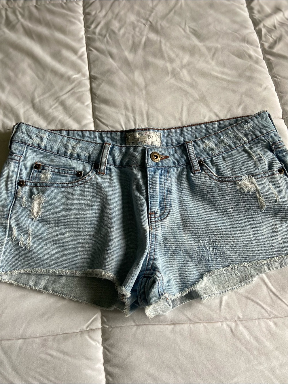 Bundle of 3 pair shorts. EXPRESS, American Eagle, Heritage 1981 - Picture 9 of 11